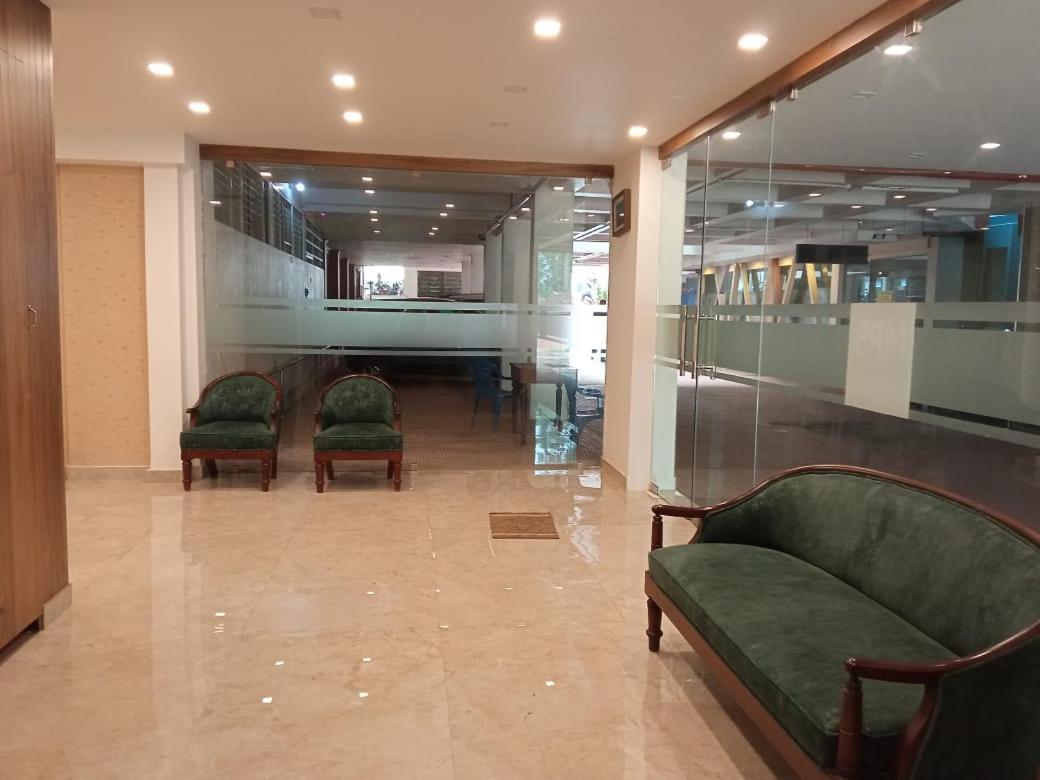 Mpsroyalsuites Perintalmanna Экстерьер фото